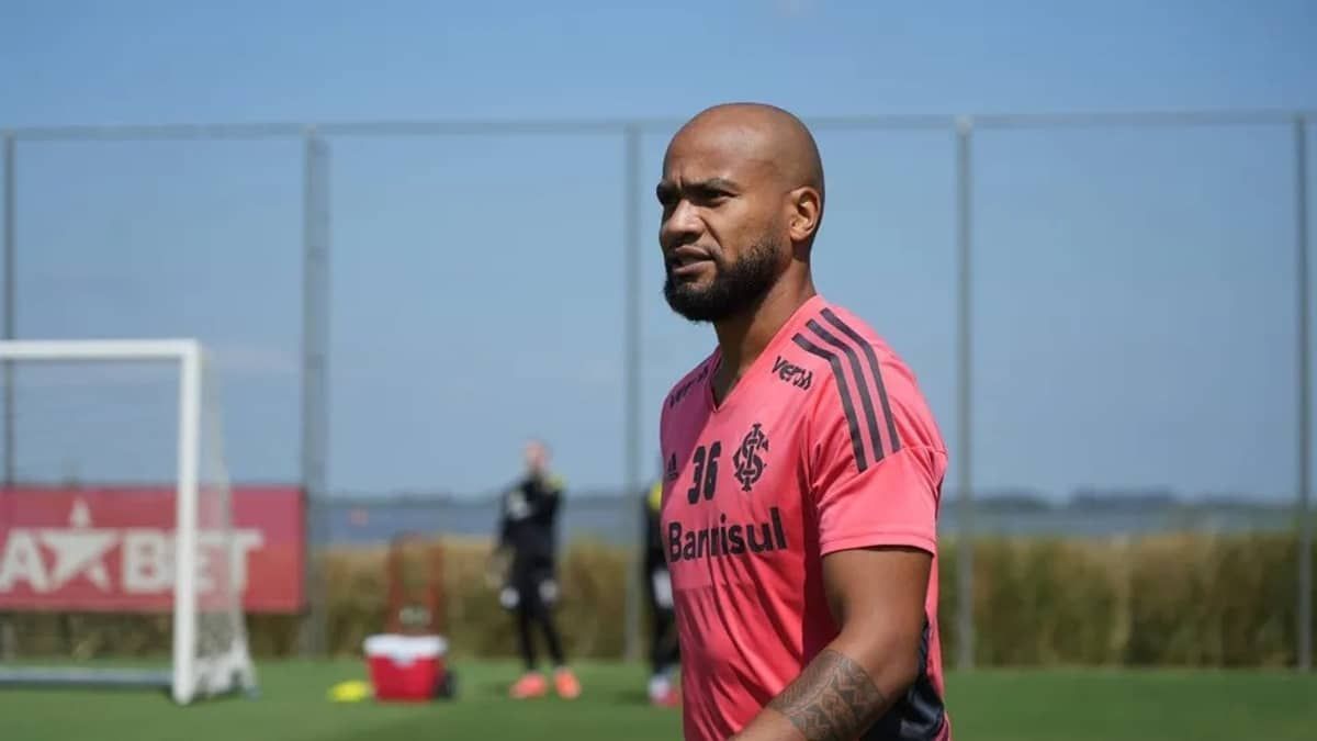 Cruzeiro faz sondagem por Rodrigo Moledo, do Internacional