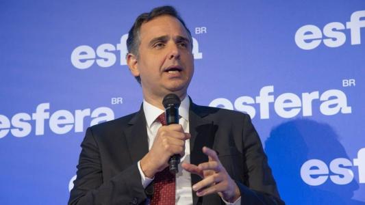 Rodrigo Pacheco, durante evento Esfera, em Paris