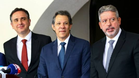 Rodrigo Pacheco, Fernando Haddad e Arhur Lira demonstraram alinhamento em coletiva nesta terça-feira (23)