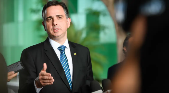 Futuro de Simões depende de encontro entre Pacheco e Kassab