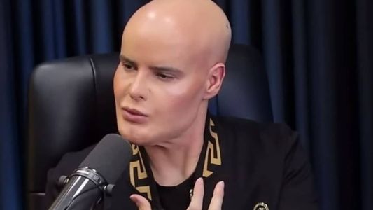 Rodrigo Tudor durante entrevista à Patrícia Diou