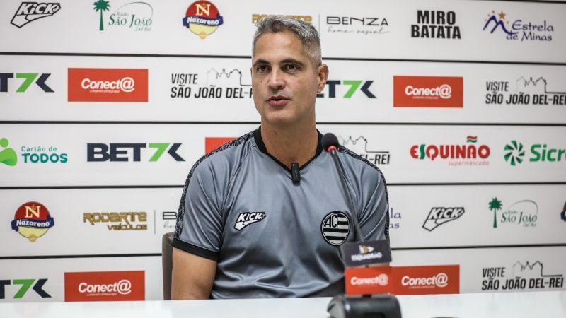 Athletic anuncia saída de técnico Rodrigo Santana após eliminação no Mineiro