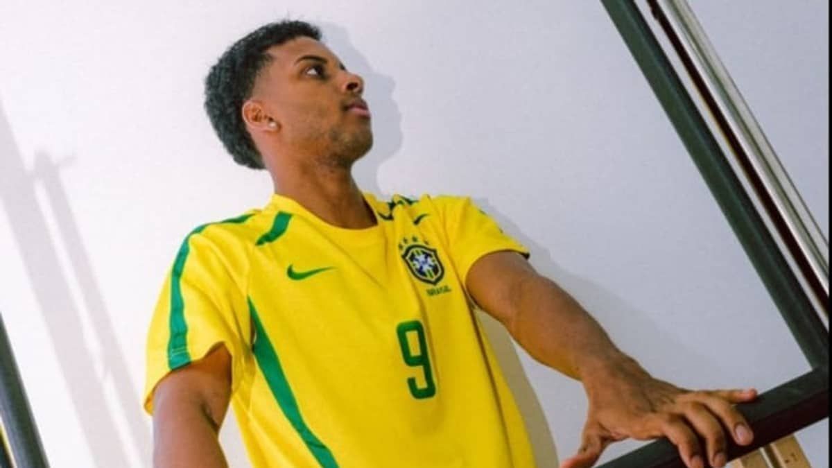 Rodrygo, do Real Madrid, usa camisa de Ronaldo Fenômeno, dono do Cruzeiro