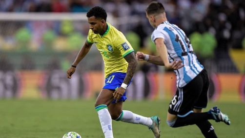 Rodrygo foi titular na derrota do Brasil diante da Argentina