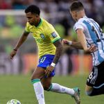 Rodrygo sofre racismo após discussão com Messi no Maracanã