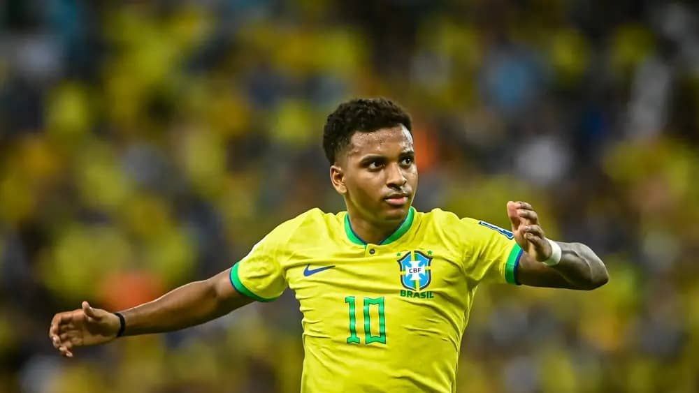 CBF repudia ataques racistas sofridos por Rodrygo, da Seleção Brasileira