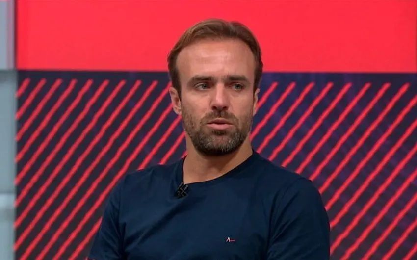 Comentarista da Globo detona presidente do Fluminense após demissão de Mano
