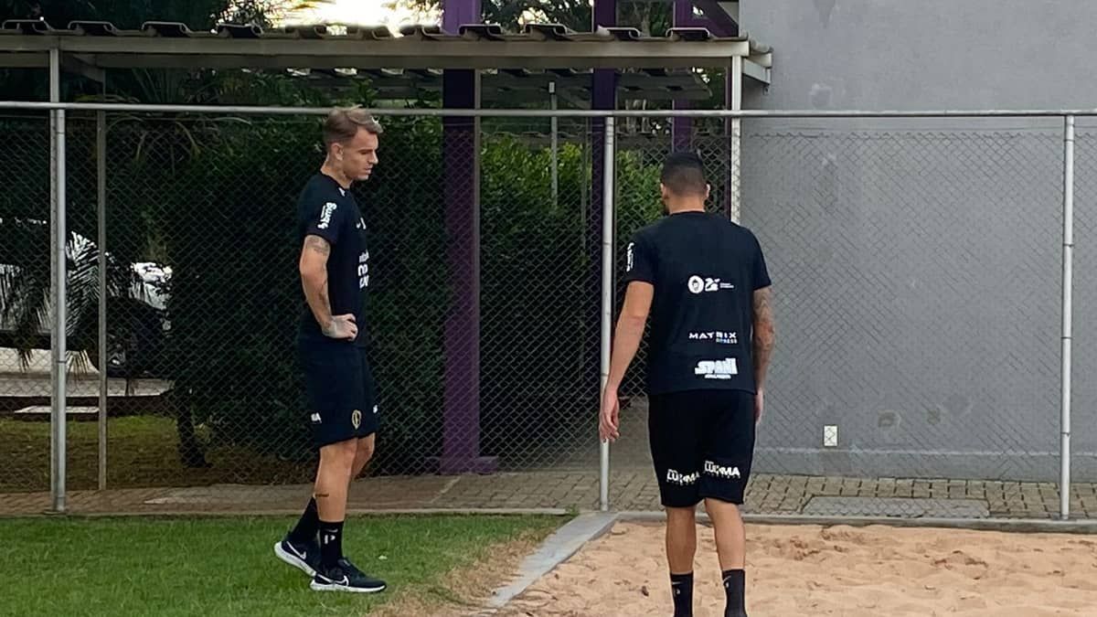Róger Guedes fica fora de primeira parte de treino do Corinthians
