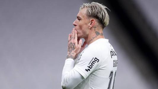 Róger Guedes foi negociado pelo Corinthians com o Al-Rayyan