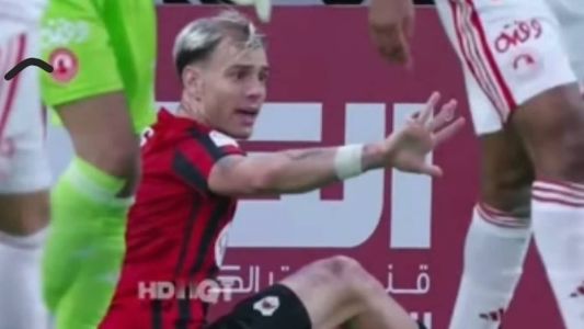 Róger Guedes se lesionou em partida neste sábado (23)