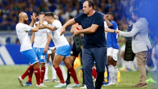 Rogério Ceni defendeu jogadores do Bahia após derrota para o Cruzeiro, no Mineirão