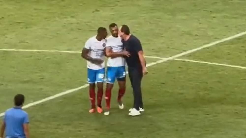Ceni explica dura cobrança a jogadores do Bahia após derrota: 'Coisas de jogo'
