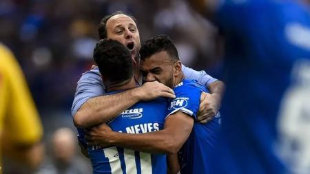 Rogério Ceni venceu o jogo de estreia pelo Cruzeiro