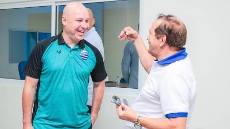 Rogério Corrêa (E), novo técnico do CSA