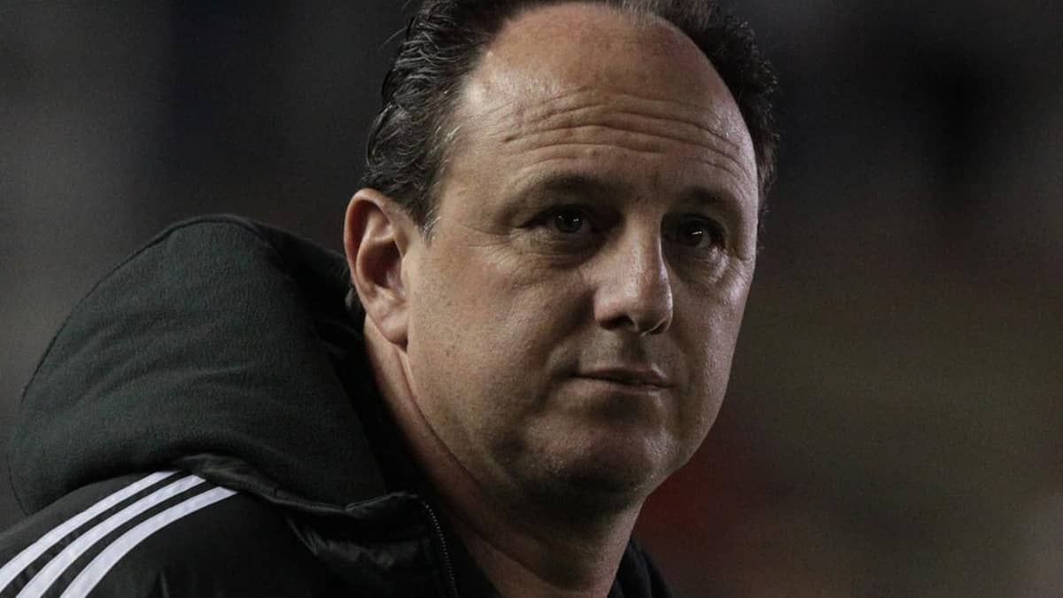 Rogério Ceni responde sobre permanência no São Paulo