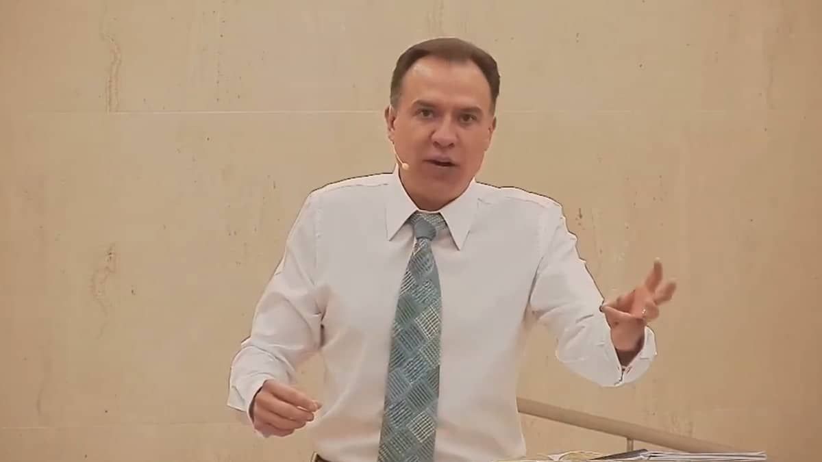 Ex-dependente, Bispo Formigoni fala do sofrimento causado pelas drogas e diz que é possível se curar