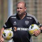 A pedido de Sampaoli, Flamengo 'tira' profissional do Atlético