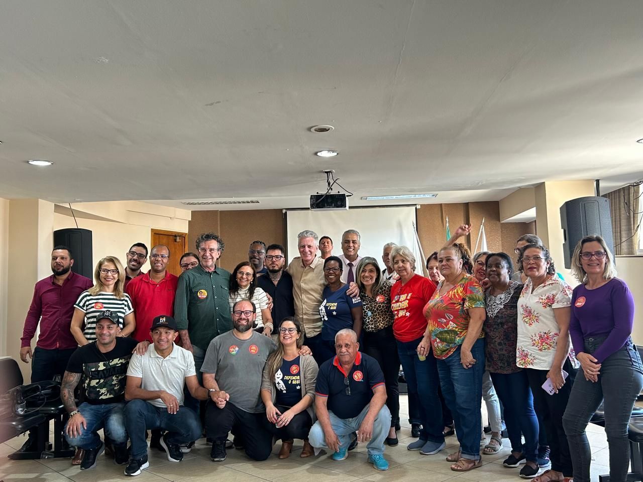 Rogério Correia cumpre agenda com servidores municipais e crava: ‘vamos para o segundo turno‘