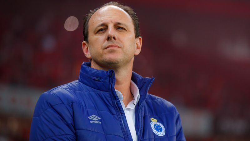 Ex-jogador revela bastidores inéditos de crise com Ceni no Cruzeiro em 2019