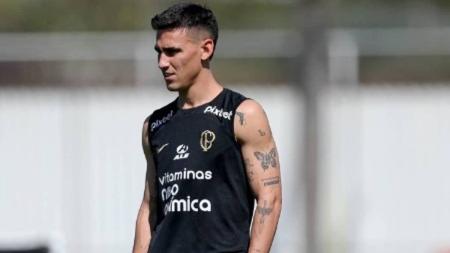Rojas deve substituir Renato Augusto em duelo com o Cruzeiro, em BH