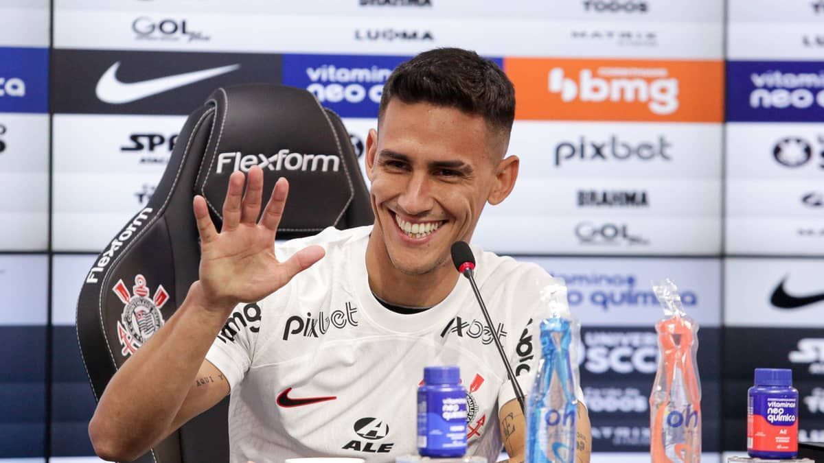 Rojas avalia chance de jogar junto a Renato Augusto no Corinthians