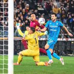 Holandês brilha, Roma vence o Cagliari e encosta no G4 do Italiano