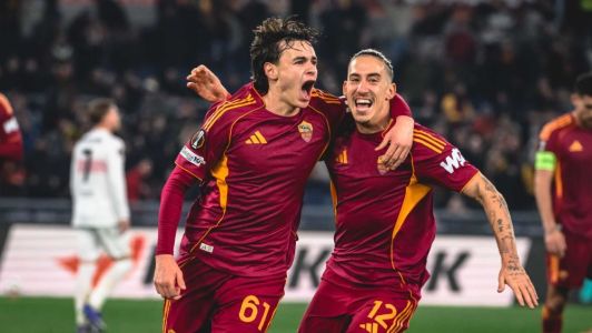 O jovem Pisilli (esquerda) marcou o gol da vitória romanista