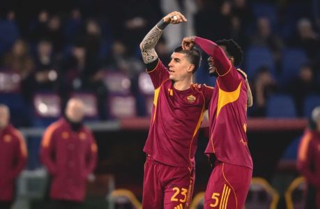 Gianluca Mancini e Evan Ndicka comemoram em Roma 3 x 0 Cremonese, pela Lega Serie A 2025/2026