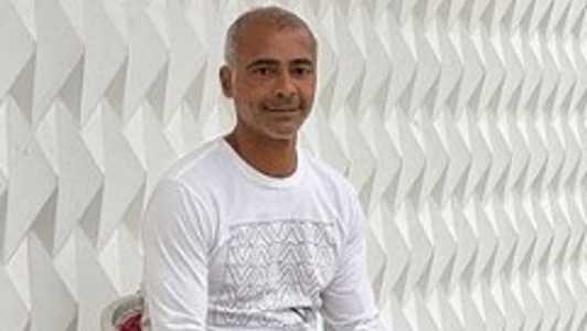 Romário deseja que interino Fernando Diniz seja efetivado pela Seleção Brasileira