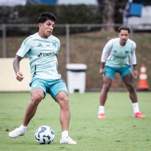 Romero é um dos pilares do meio-campo do Cruzeiro