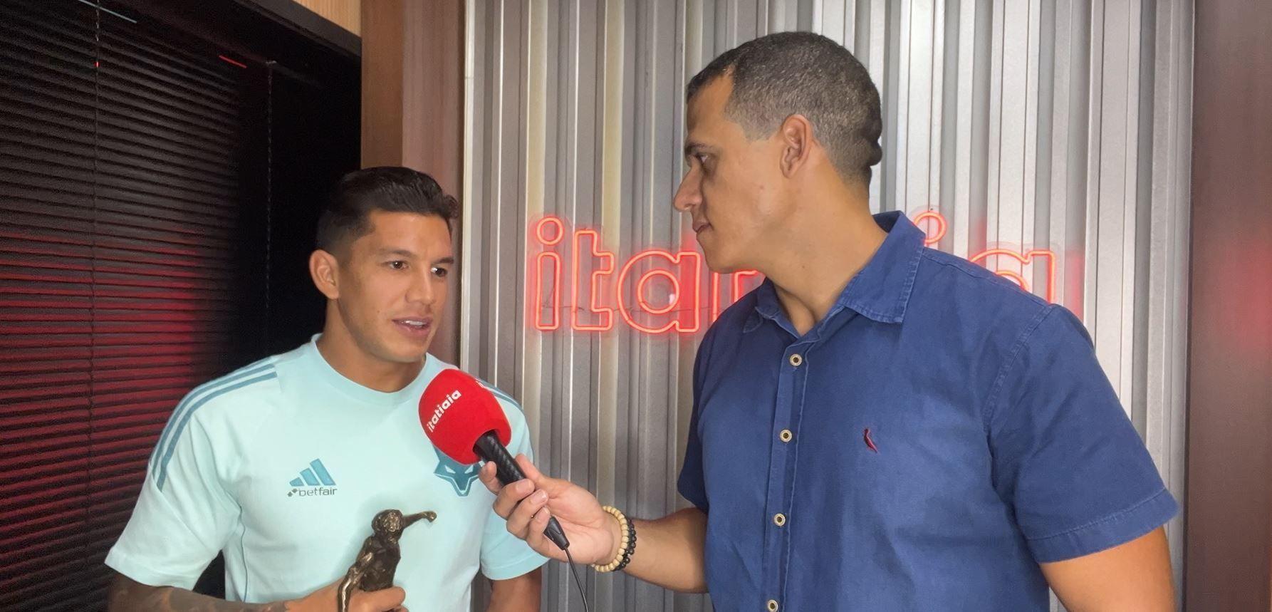 Premiado com o Troféu Guará Bmg, Romero exalta identificação com o Cruzeiro
