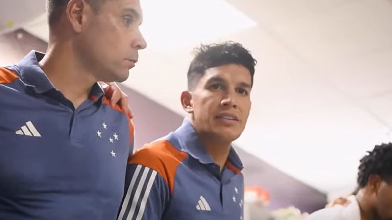 Romero pede desculpas por expulsão e manda recado ao elenco do Cruzeiro
