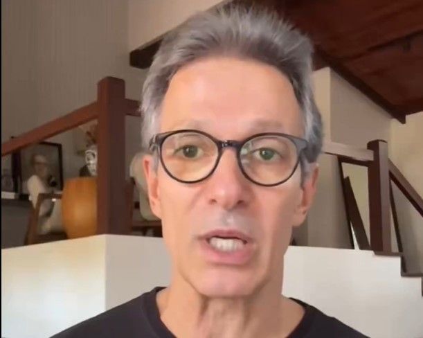 Zema diz que vai acionar Justiça contra desfile que homenageou Lula