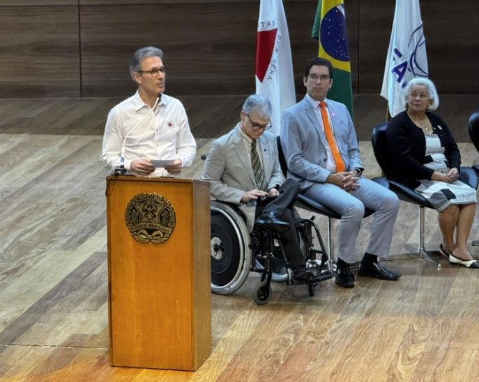 ‘Sou do Novo porque sou obrigado a me filiar a um partido como político’, diz Zema