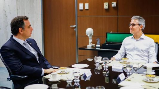 Romeu Zema recebe Rodrigo Pacheco, na Cidade Administrativa, em fevereiro de 2021