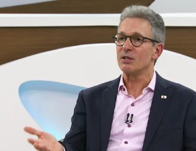 Governador Romeu Zema afirmou que, se eleito, vai perdoar Bolsonaro por acusações sobre tentativa de golpe