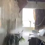Vídeo: adutora da Copasa rompe e 'cachoeira' invade casas em Contagem, na Grande BH