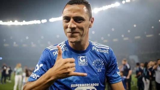 Rômulo acumulou duas passagens pelo Cruzeiro, e foi importante entre 2021 e 2022