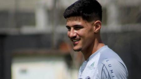 Rômulo deixou o Cruzeiro após o clube celeste não exercer o direito de compra do jogador