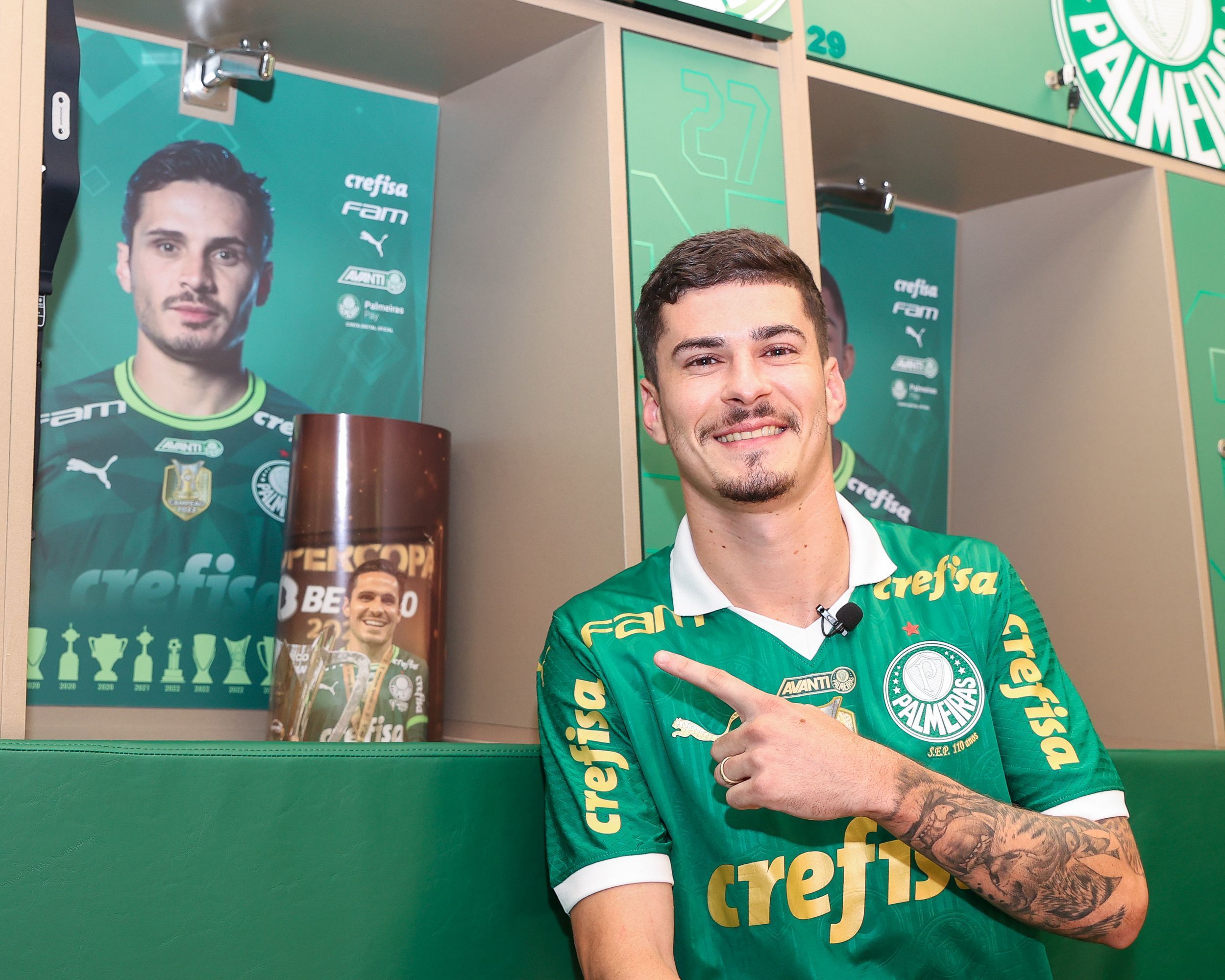Reforço do Palmeiras se empolga com elenco: 'Só via no videogame'