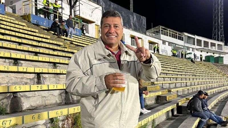 Comissário que viralizou com paródia do Cruzeiro assiste à estreia na Sul-Americana