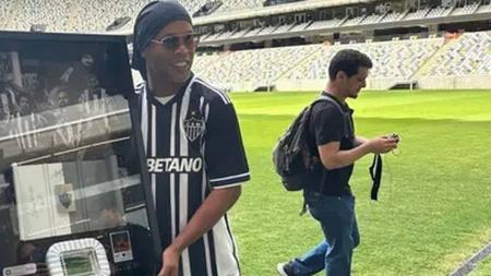 Ronaldinho esteve recentemente na Arena MRV, para participar de ação publicitária