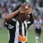 Atlético parabeniza Ronaldinho Gaúcho por aniversário; veja números do craque