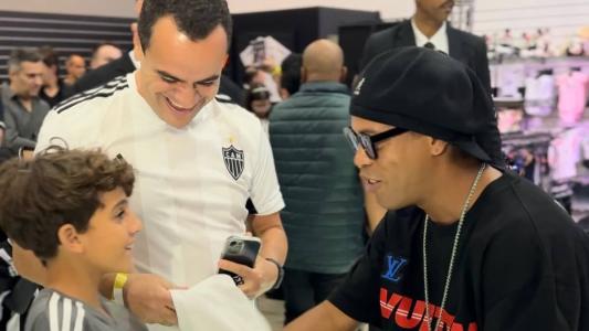 Ronaldinho Gaúcho está em Belo Horizonte para o jogo Lendas do Galo