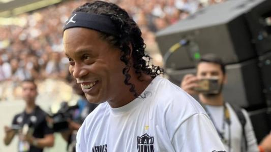 Ronaldinho Gaúcho no jogo Lendas do Galo