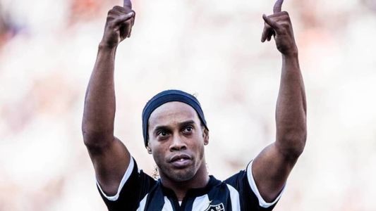 Ronaldinho Gaúcho teve boa atuação na estreia contra o Palmeiras
