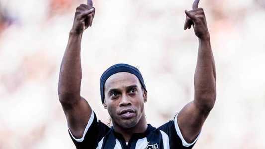 Ronaldinho Gaúcho teve boa atuação na estreia contra o Palmeiras