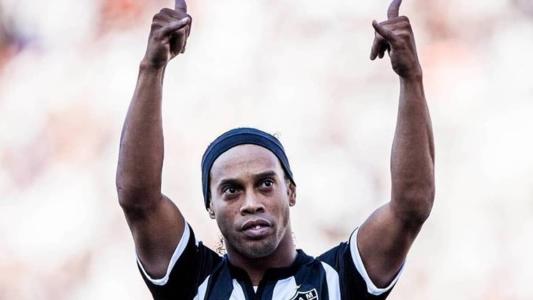 Ronaldinho Gaúcho teve boa atuação na estreia contra o Palmeiras