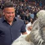 Após casamento, Ronaldo curte pré-temporada da NBA em Abu Dhabi