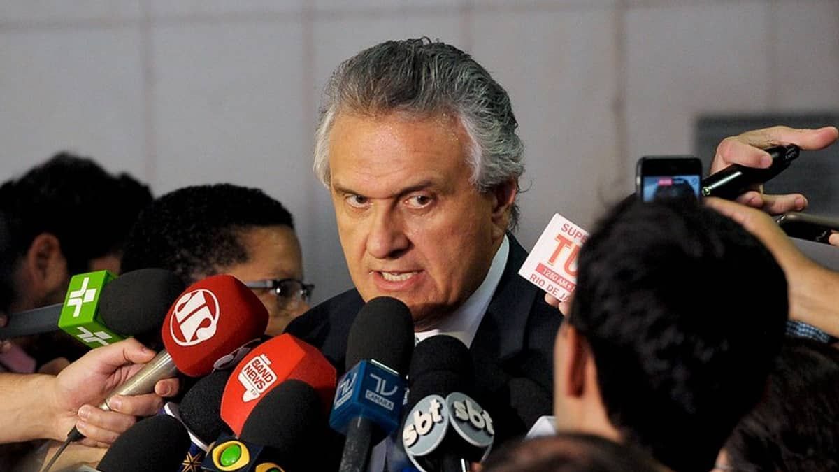 TRE-GO declara Caiado inelegível e determina cassação de prefeito eleito em Goiânia
